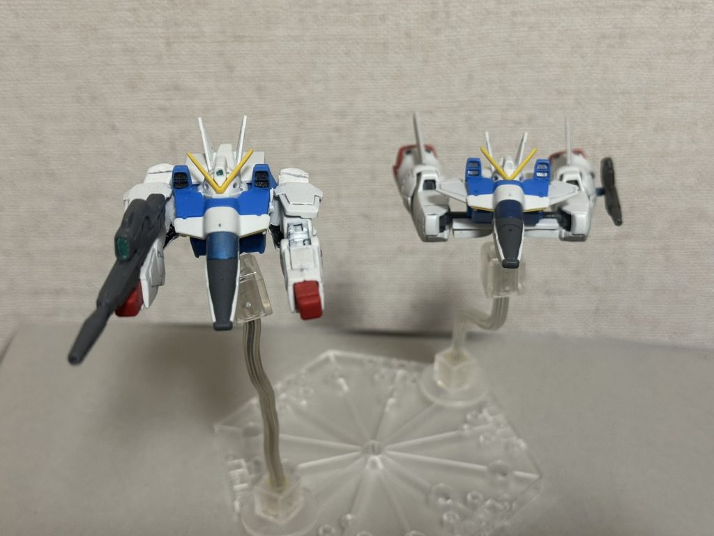 コアファイターが2機あったのでトップもボトムも同時に飾れます。ちなみに1機分はこちらを作った残りでしたwww