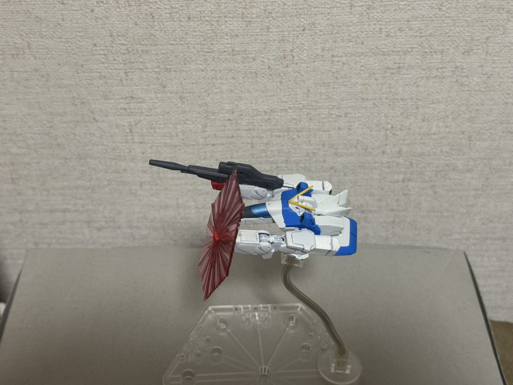 塗装はスミ入れと部分塗装、つや消しトップコートのみ。HGなので変形合体はできませんw
