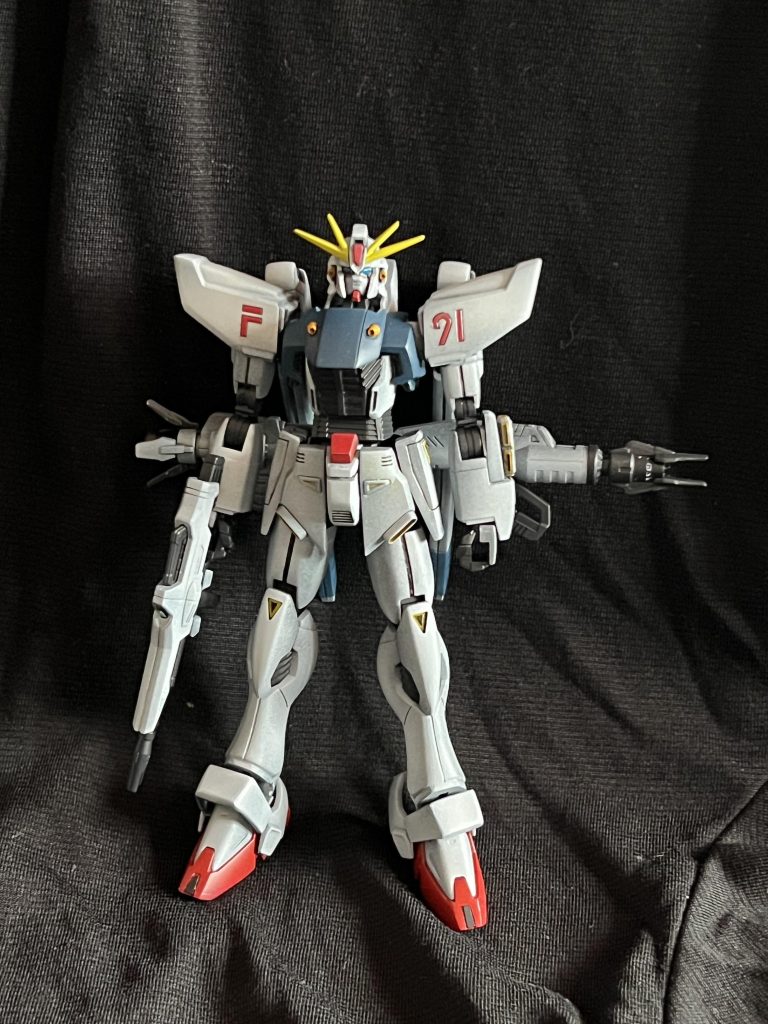 今回制作したHGのF91のキットは顔がインパルスの様で似ていないし、体もカクカクして自分の知っているF91と違う別物だと感じました😅