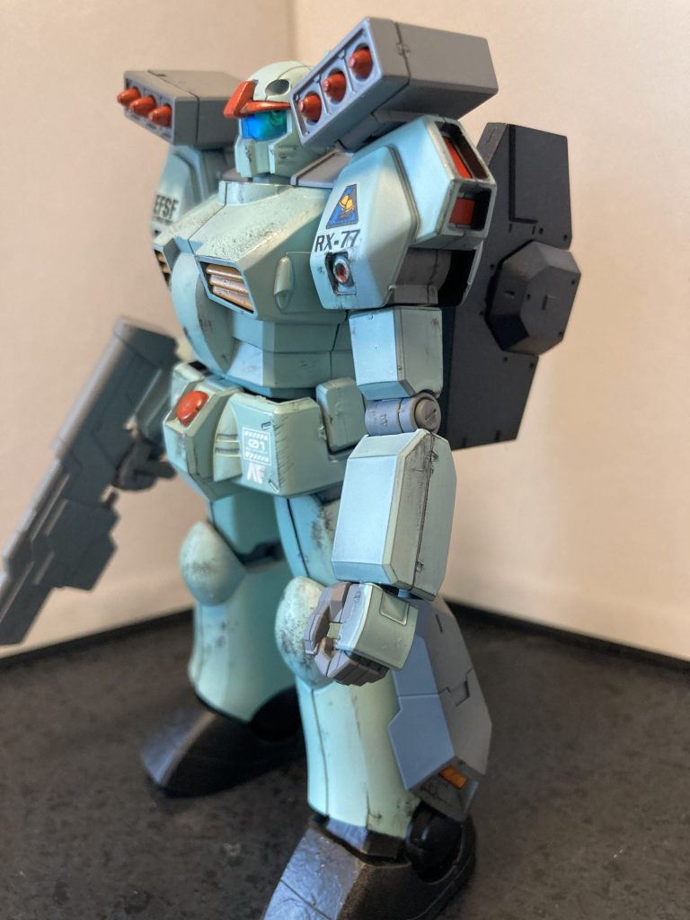 ここまでやっても1年戦争期の機体は2戦級の機体として復帰できるかどうかでしょうね。多分、「ネモのほうが100倍マシ」と言われそうですw全体をジェガンカラーで塗ってみましたが、思っていたよりもしっくり来たので個人的には満足でした。