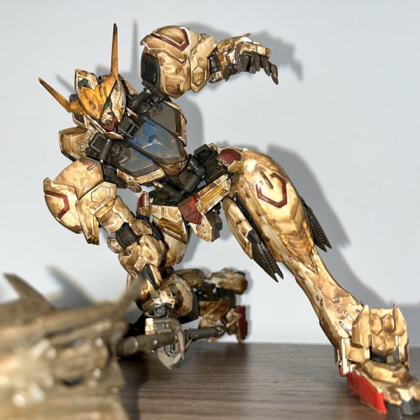 化石発掘されたみたいなバルバトス