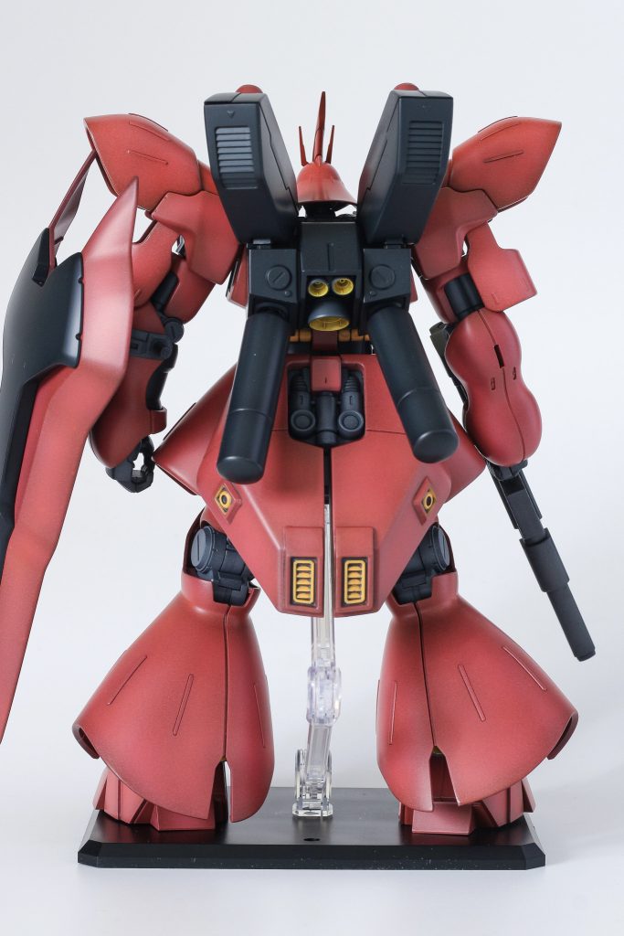 塗装・明るい赤→シャインレッド・濃い赤→スーパーイタリアンレッドそれぞれ1層目+ブラウン、2層目そのまま、3層目+ホワイトでグラデーション4層目にクリアオレンジを様子見ながら吹いて最終調整。作業工程が足し算になっているのでこれを引き算で出来るようになりたいですね。土台はアクションベース7を使用。足裏とベース裏に100均一のマグネット仕込んでます。塗装はEXブラックをセミグロスでコート。