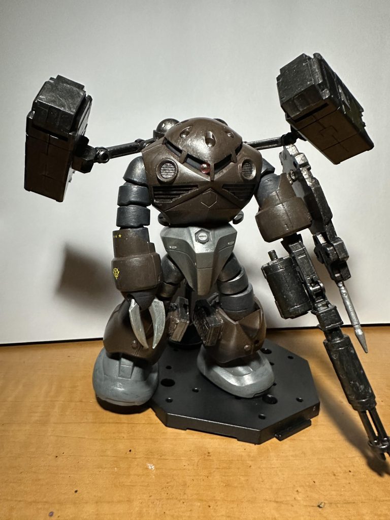 間違い探しレベルですが、左右の腕の長さ変えてます！！そして、ミキシングはめっちゃ楽しかったです。オプションパーツつける程度の簡単なものですが、これはまた近いうちに別のキットでも挑戦すると思います！