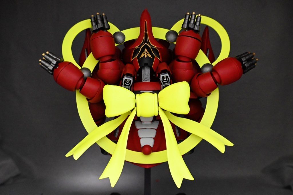 サイコシャードはクマの形にしました。プラ板の切り出しです。