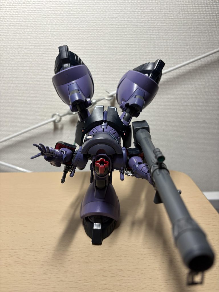 なんかやってみたくなった、背後の足の活用法…リボガンみたいに前後ろリバーシブルに戦うドム。こっちは一本足で頑張るモード。