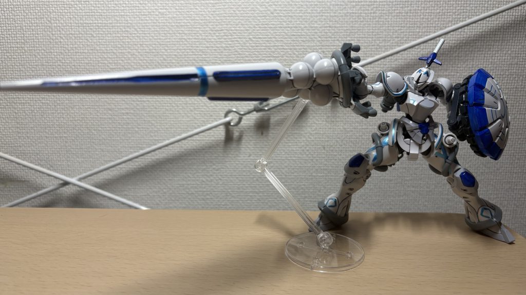 突き!のポーズ……やっぱ射撃!のポーズってことで、、