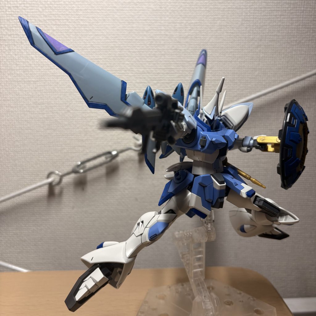 SEEDポーズ！シールドが手で保持出来るなんて！　このキットで1番好きな要素です！