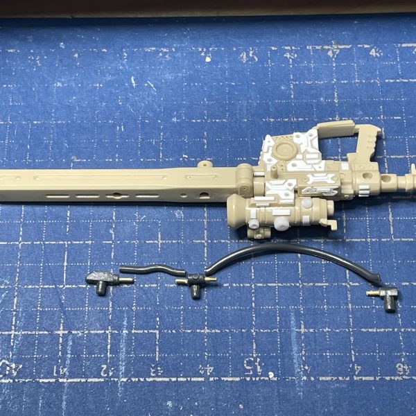 HG ザクⅠスナイパータイプビームライフルディテール追加、ケーブルをスプリングに変更パワー&精度強化仕様という狙いですが🤔（4枚目）