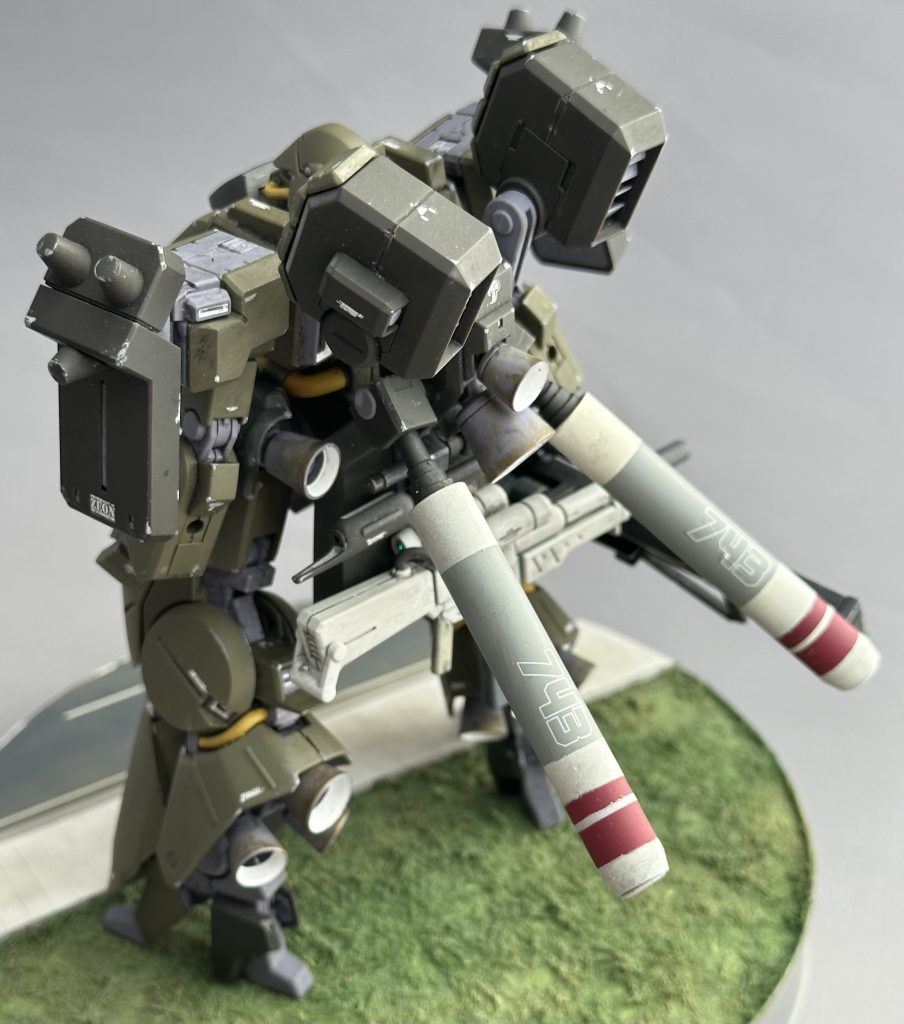 「ドーベン〜」のバックパックと換装しインコムなどを使用できるという設定をキットでも再現できるそうなので、「ドーベン〜」を塗装したら付け替えてみましょうね！&nbsp;