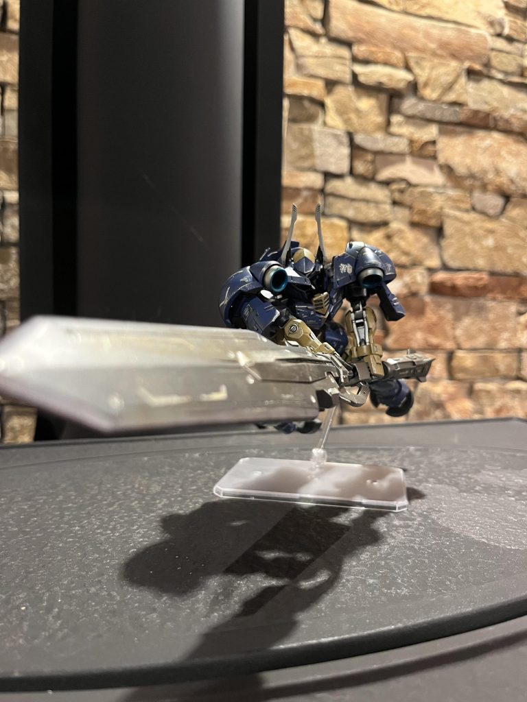 お次はヴァルキュリアバスターソードで突撃しているポーズ！！