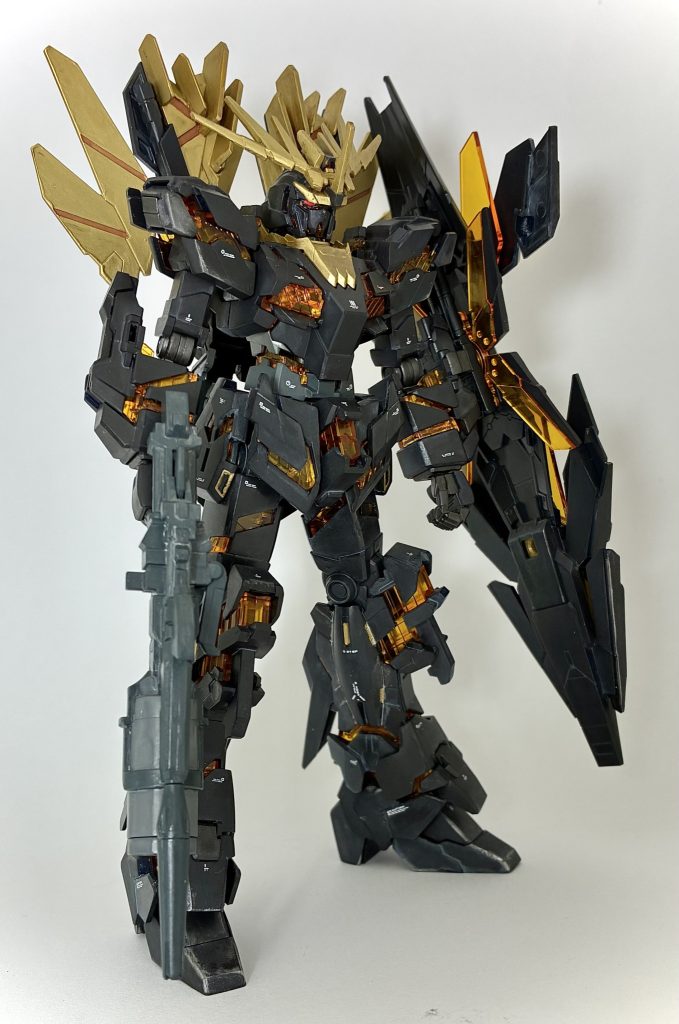 金色部分をクレオスメタルカラー/ブラスで筆塗りしており、色が乗らない、ムラができる等、仕上がりに時間がかかりました。