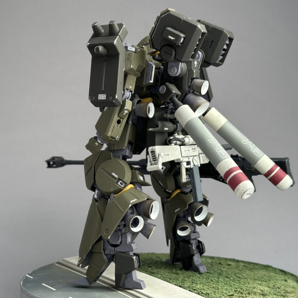 後ろ姿の情報量の多さがヤヴァいです！脳汁こぼれます。