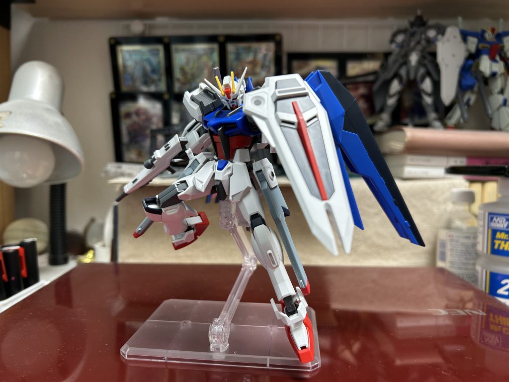 作品名：14番目のストライク  仮組み終わり<p>14番目のストライクです 言ってしまえば フリーダムストライクですかね 部分塗装したり 細かい追加パーツ付けて完成になるかと 発想爆発したら制作早いわ イエサブさん 年始の安売りありがとう</p>
