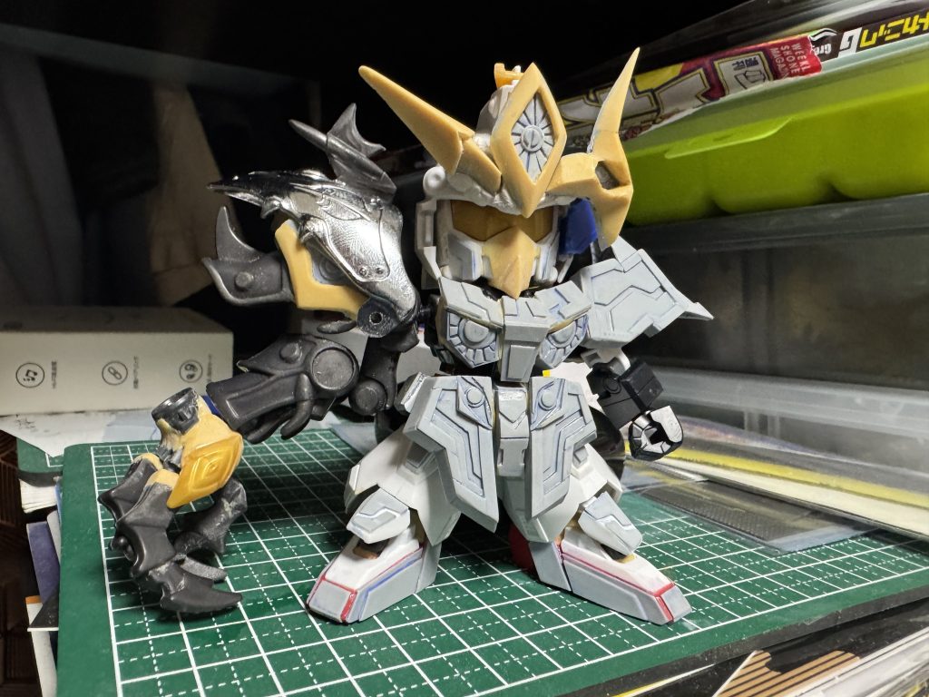 基本スクラッチです。ベースはLGBB武者頑駄無とSDCSゼータ、黒魔神闇皇帝です。