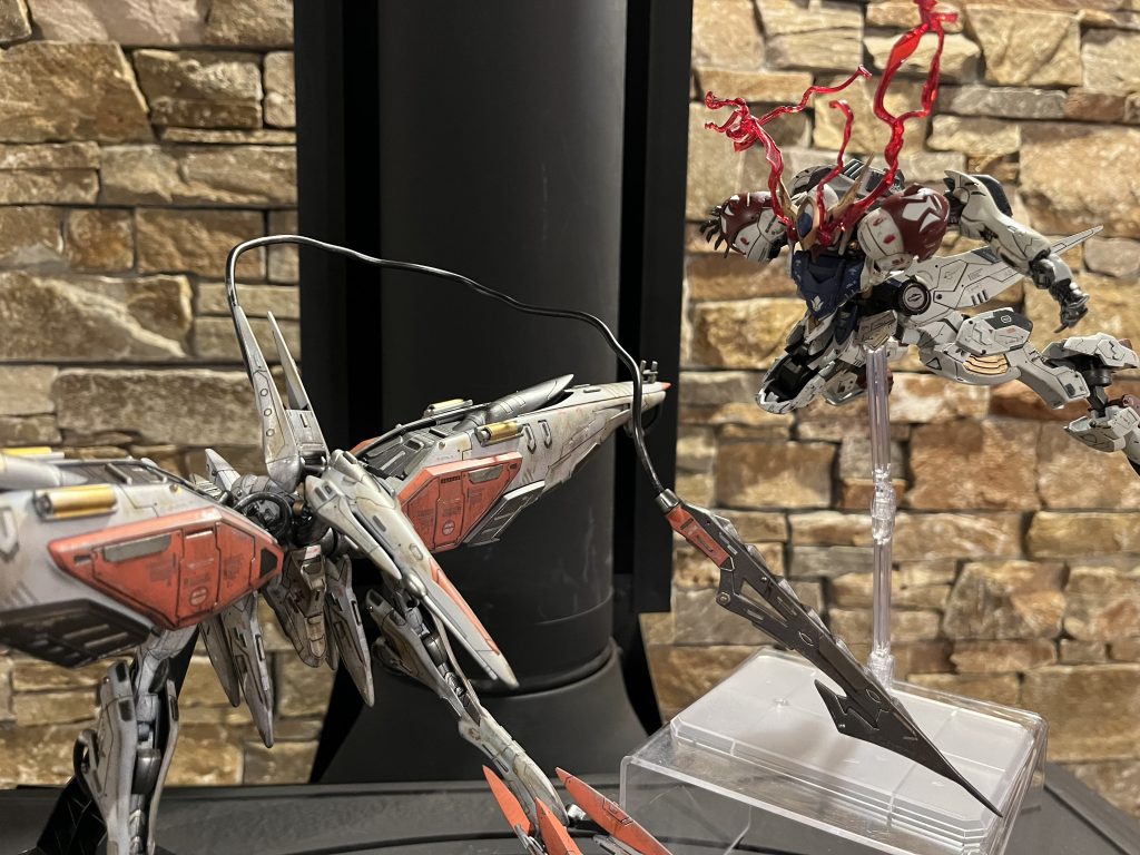 そして今回ウェザリングはかなり濃くしてみましたヽ(•̀ω•́ )ゝ ハシュマル自体が厄災戦時の機体で登場時も土の中から発掘されていたので濃く汚してみました(。・Д・。)ノ