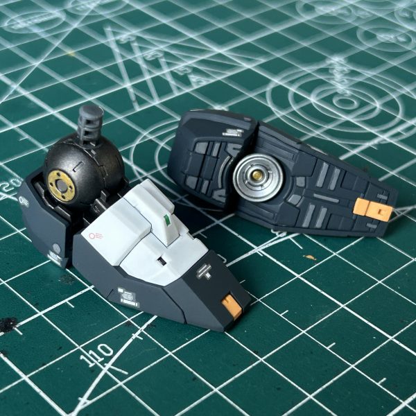 新年 RG 一体目はνガンダムから