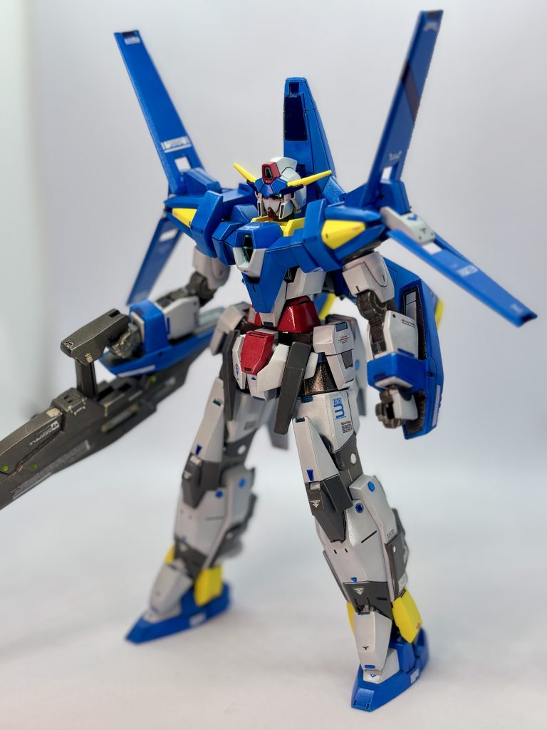 スジボリして、ちょっと塗り分けました。白とグレーがの塗り分けが最近のお気に入りです。写真に映えるように濃いめにしましたが、ちょっとグレーが濃すぎました