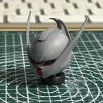 側頭部に合わせ目がガッツリでてしまうのでその部分を消しつつ、後頭部のモールドライ[…]