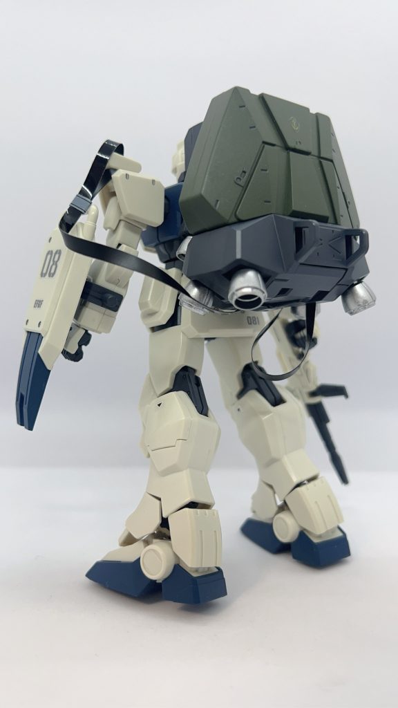 陸戦型ガンダムのウェポン•コンテナも背負わせてみたいです。
