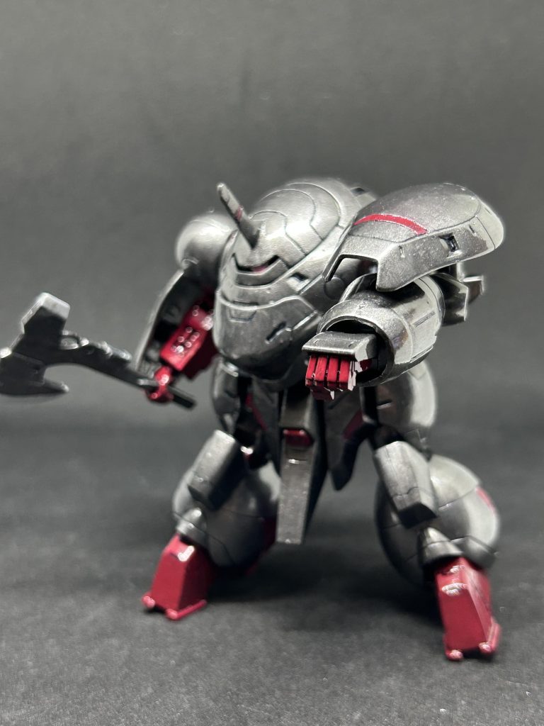 斧使ったり左腕使ったり。