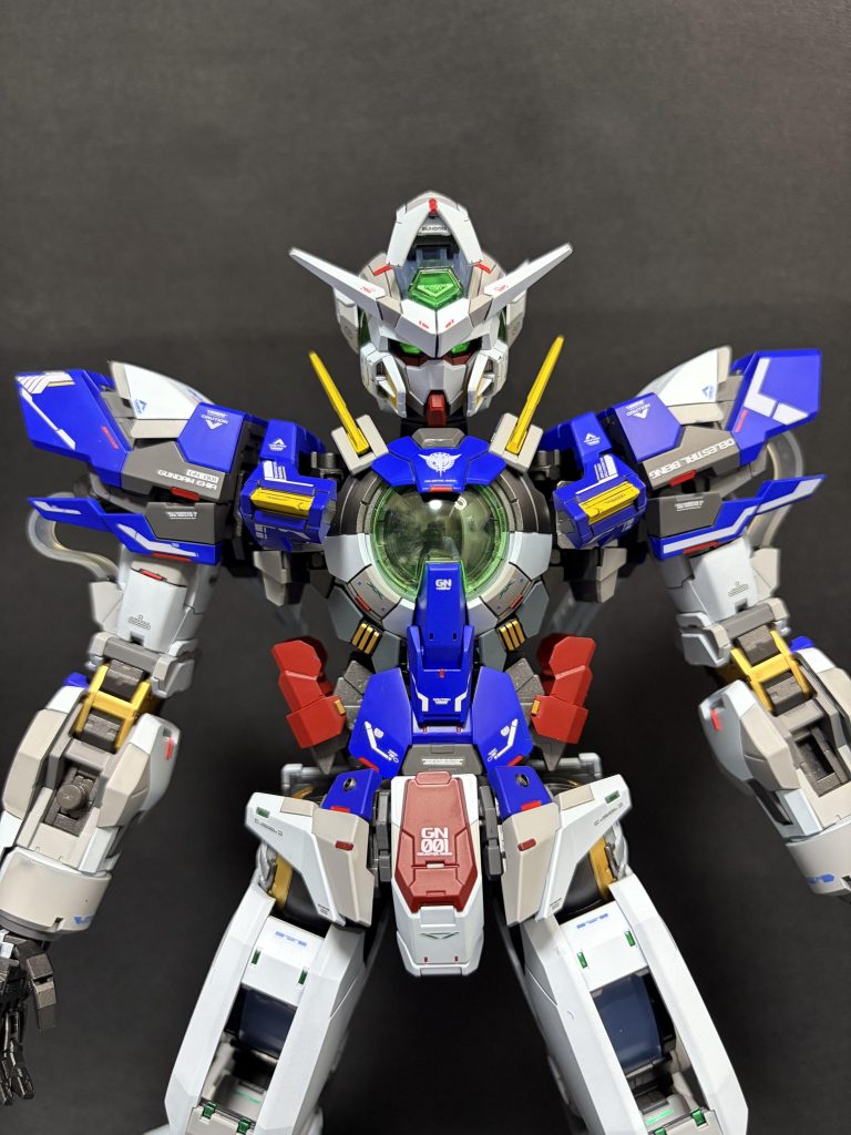 ハッチオープン！LEDライトは持って無いので今後搭載する可能性も考え未塗装です！