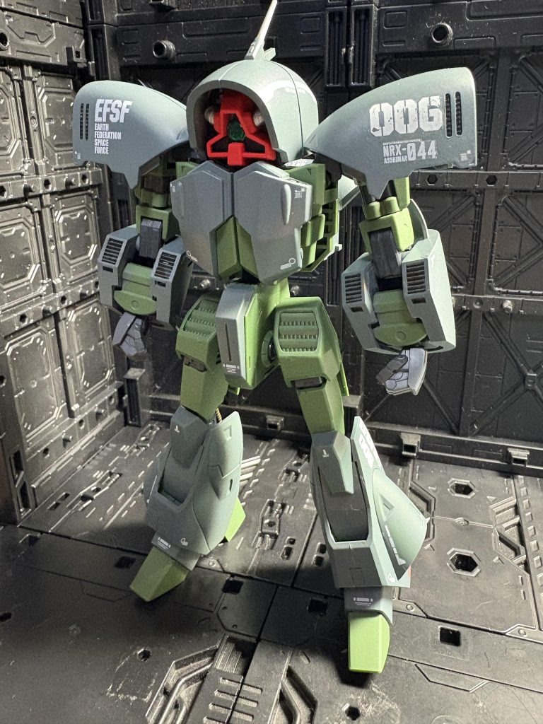 カラーバランスは始めはどうかと思いましたが、完成してみると悪くない感じにまとまったと思います。