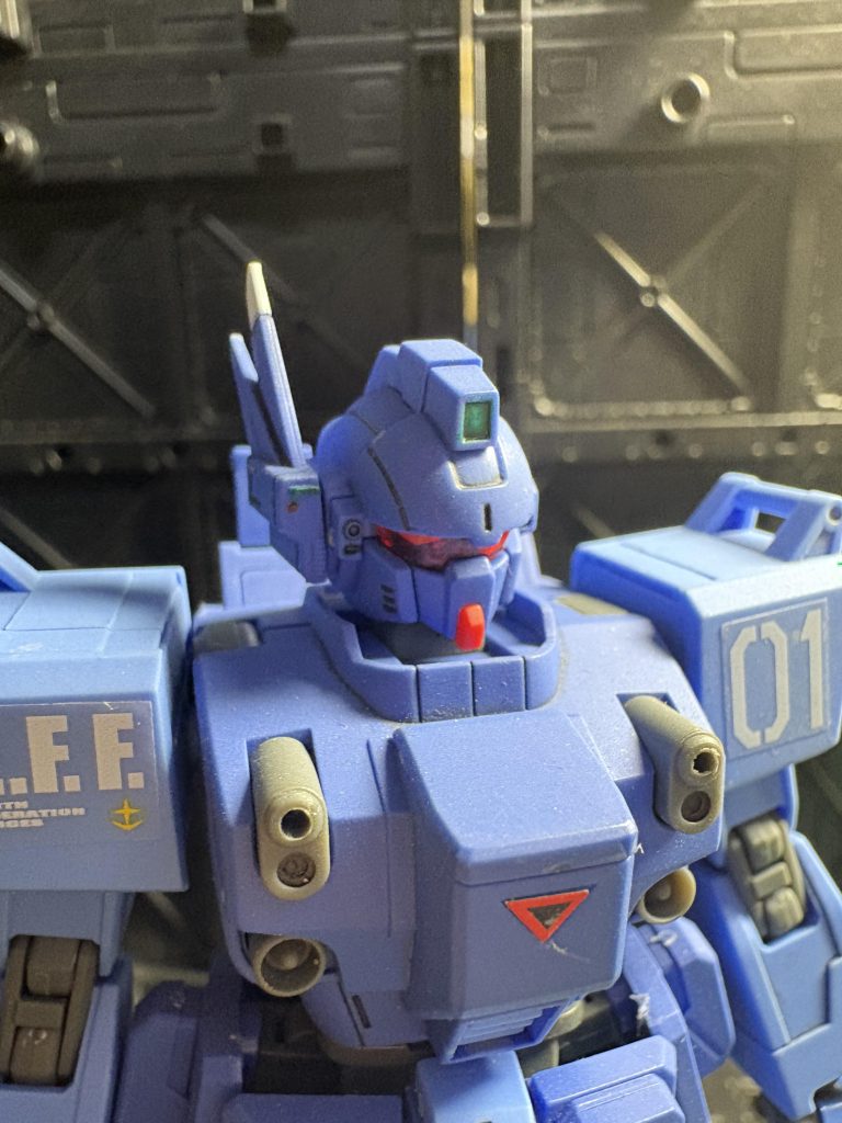 漫画版のアンテナが気に入っていますが、基部が少し大きく感じたので、幅を薄めに削って仕上げてみました。スッキリしていい感じです。