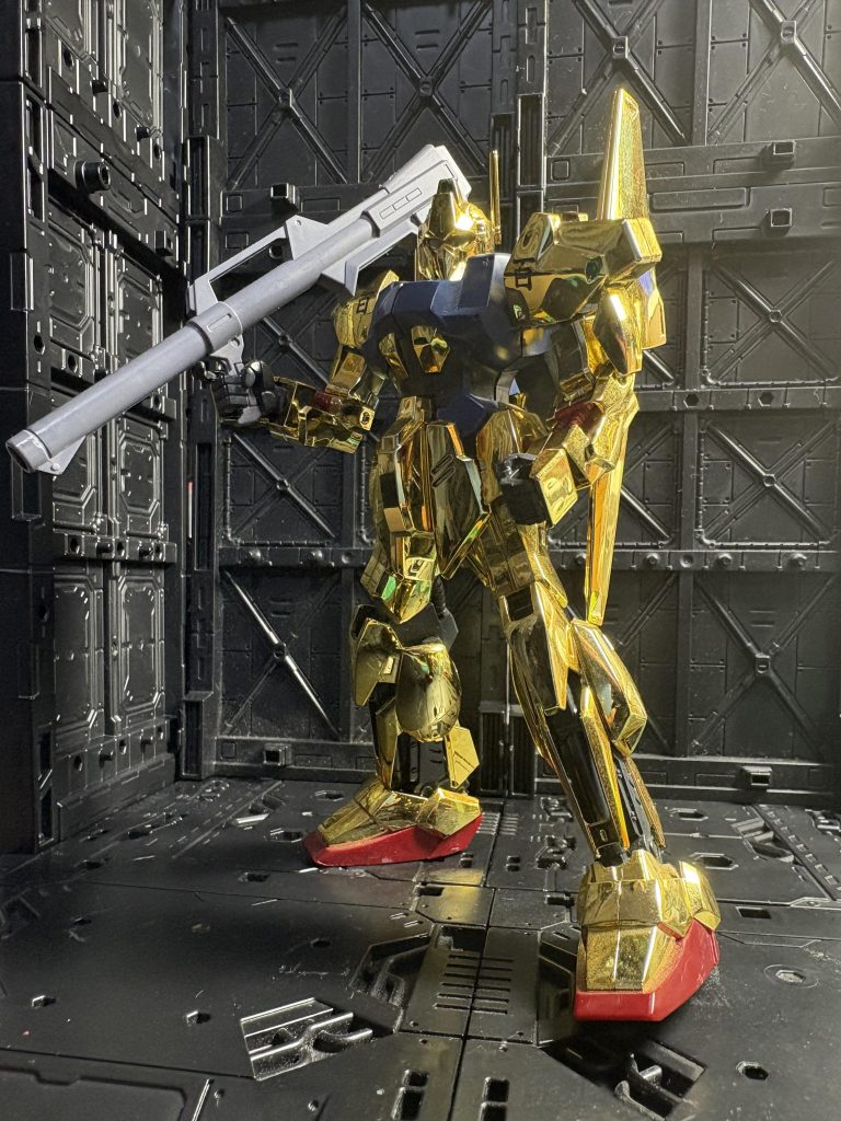 突如参加のhguc005 百式！　こちらも当時作ですので、肩のポリキャップがヘタリきっていました😅　バズーカはマーク2より拝借。