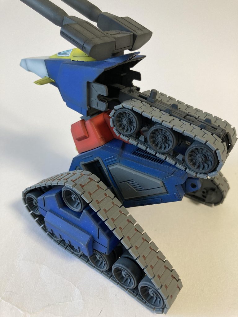 Gアーマー側の行き場の無いキャタピラがマヌケです