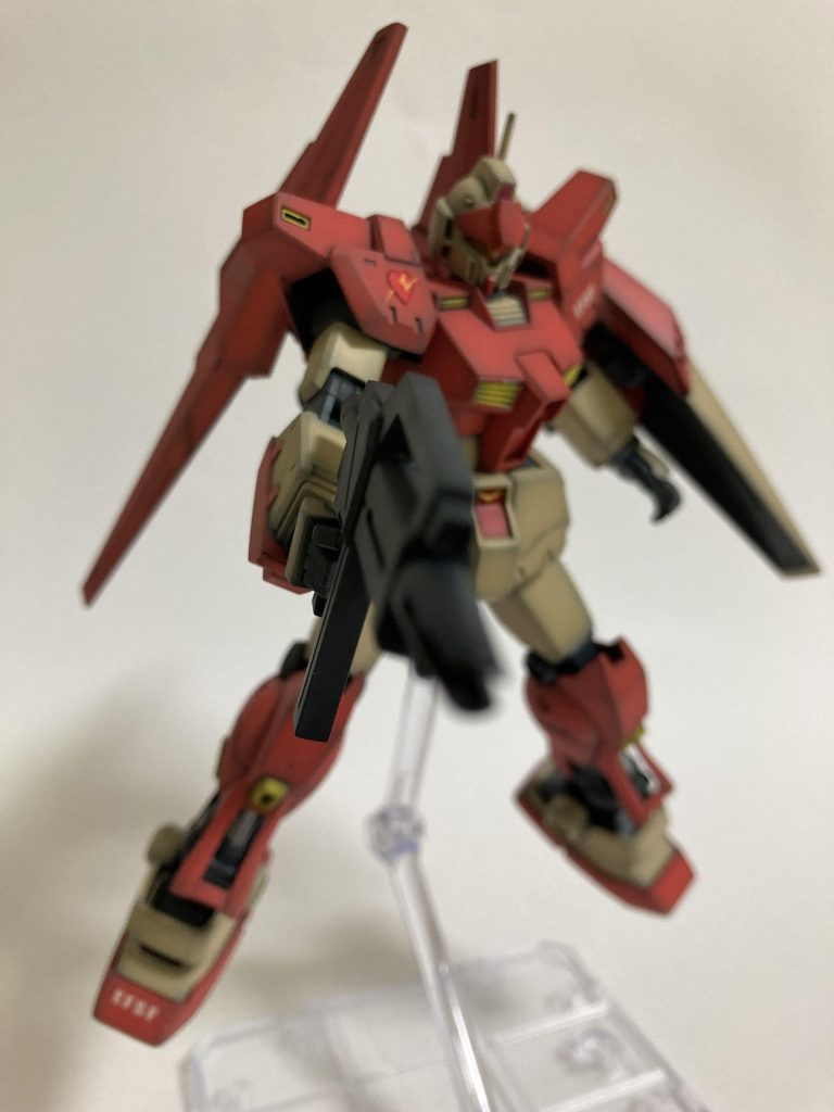 高い機動性を誇り、ヒット&アウェイの攻撃方法を得意としている