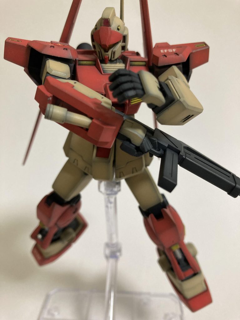 再び休憩…ジェガンの腰アーマーを右腕に移植しましたケーラのアイデアで装備され、有用性が評価された結果、νガンダムで採用された