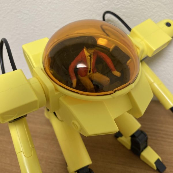 ケーラ機を作り上げて、少し燃え尽き症候群…すぐに次のMS作る気にならなかったので、息抜きにハサウェイ作ってみました(いや、結局模型は作るんかぃ！)スクラッチではなく、1/30の風景用&鉄道模型用とかいう40体くらい入ったフィギュアのセットを加工して作成してます。塗るとそこそこ良い感じだと思いますが、いかがでしょうか？初投稿のトロハチのバナージ&ミネバより全然楽ちん…あ、またハロも作らないと…しかし、メッドまでキット化してるなんて…良い時代ですねー（3枚目）