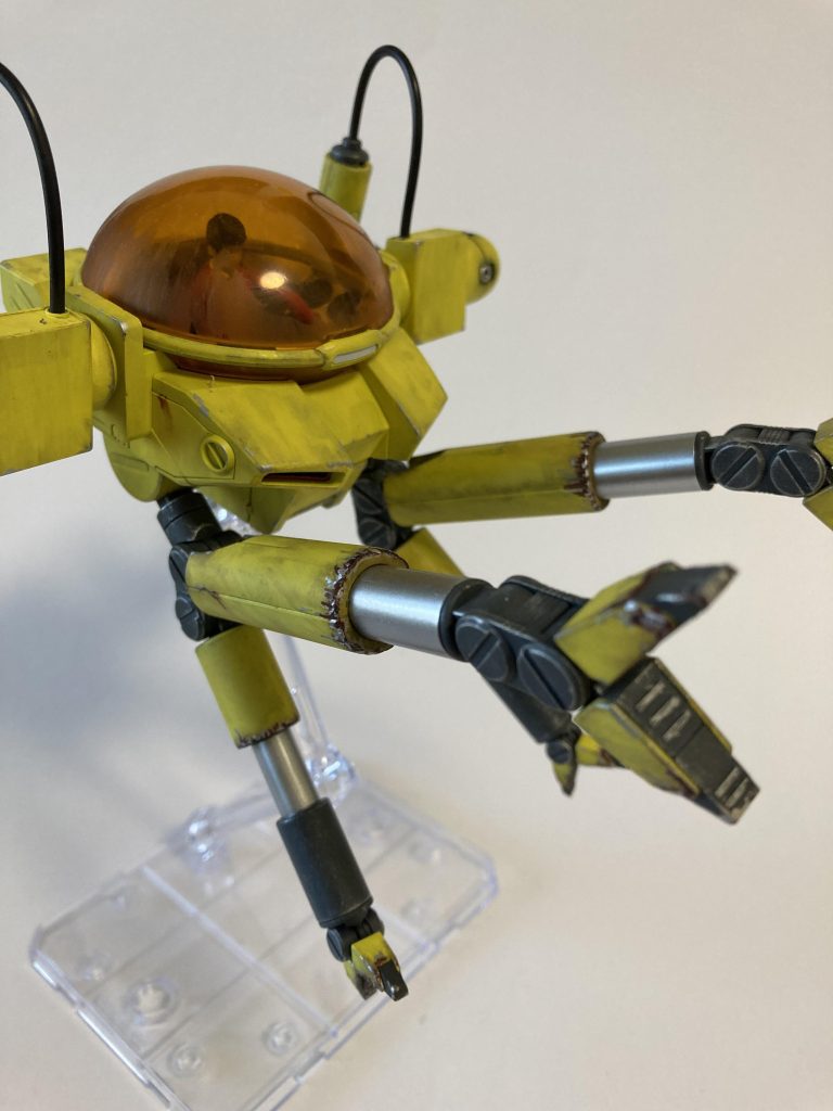 脚のデザインは非常に不思議でしたが、もしかしたらコレってメインアームなのでは！？そう解釈すると合理的なデザインで設計された優秀な重機に思えてきます