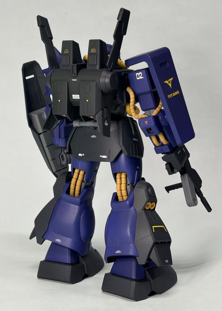 全塗装…と銘打ってはありますが手足のチューブだけはどうしようもないのでそのままです。ご容赦ください。