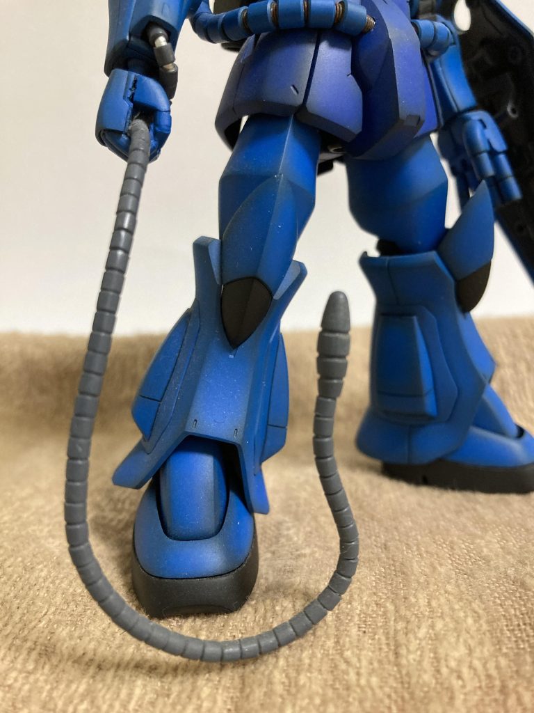 実はこのヒートロッドはパイプパーツを一つ一つアルミ線に通し、先端はエポパテをチネチネして作りました