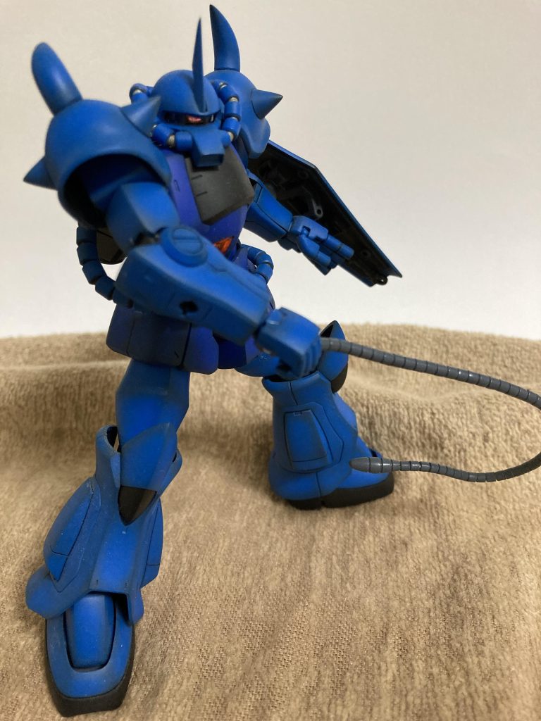 天パ『…ラルさん……ラルさん！！』ラル『なっ?なんだ少年！？どうした？』天パ『武器の説明をしろ！と画面の前の大きなお友達から苦情が来てます…』ラル『ひ…ヒートロッドだ…』天パ『ロッド？…杖なんですか？鞭に見えますが？それに普段はどこに収納してるんです？』ラル(くっ…嫌な所を突いてくる…)天パ『日本の大きなお友達に解るよう説明して下さい』ラル『つっ…つまり…瞬間形成高圧電流発生流体形状記憶合金の…鞭だ…』天パ『では、ヒートロッドではなくヒートウィップでは？』&nbsp;&nbsp;