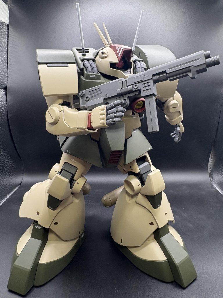 みんな大好き（？）「ドム＋マシンガン」の組み合わせ。