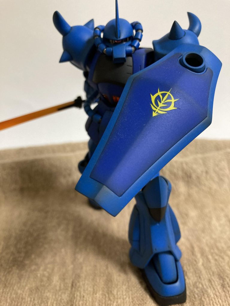 と、こんな感じで理詰めで撤退させられる程に武装に無理があるグフさんが大好きですw