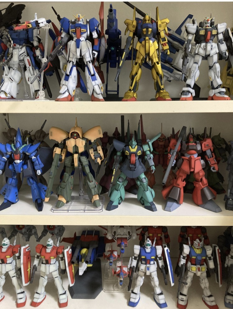 皆さまに披露するような技術は持ち合わせていませんが、たまにフォロワー様から、機体の色のチョイスが適格!なんて嬉しいお言葉をいただくことがあります。そこで、私が普段から作品の色を選択する際に何を意識し、どんなアイテムを使っているのかをご説明したいと思います。(アレ?ボケは?なんて声も上がるかもしれませんが、今回は少し真面目に...)