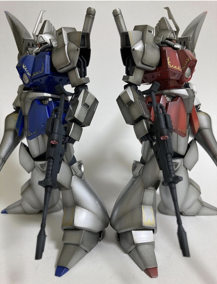 人の目には錐体細胞という色を感じる細胞があり、・赤を感じる・緑を感じる・青を感じるこの3種類の感度のバランスが人によって少しずつ違います。例えば同じ「青」でも少し緑っぽく感じる人、紫っぽく感じる人がいるということですね。この差は「全く違う色に見えている」のではなく、あくまでも「微妙な差がある」ということらしいです。結局のところ何を言いたいのかというと、「正解の色はない」ということです。作る方それぞれが満足していれば、それでOK!(出演:ロイヤルなガードの皆さん)