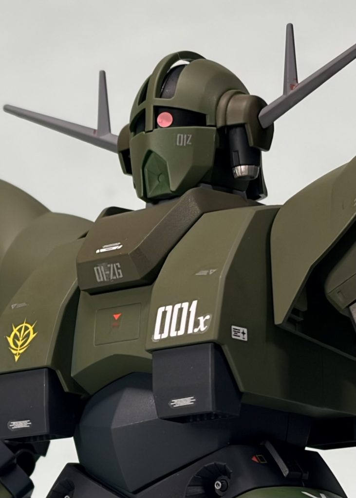 ダークグリーン、ルマングリーンなど調色して元のサイコミュ試験用ザクを参考に塗装しましたが微妙な色合いであまり差分が表現できていませんね…もっと大胆に塗るべか。