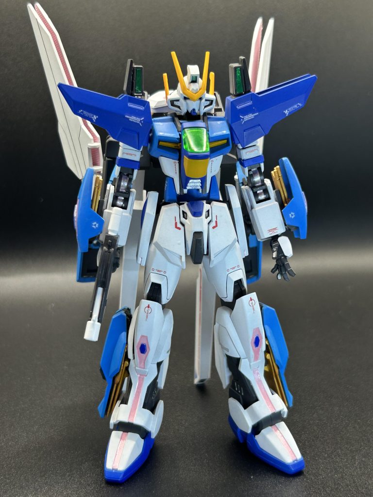 正面&nbsp;頭部、腕部装甲、サイドアーマー、膝から下、、、スターゲイザー胸部、腕部、腰、太腿、バックパック、、、ストライク胸部、肩、腕部脚部装甲、バックパック、、、ダブルエックスバックパックの一部にレイダー、AGE3フォートレスサテライトキャノンが支えになるのでスタンド無しでも立てる！