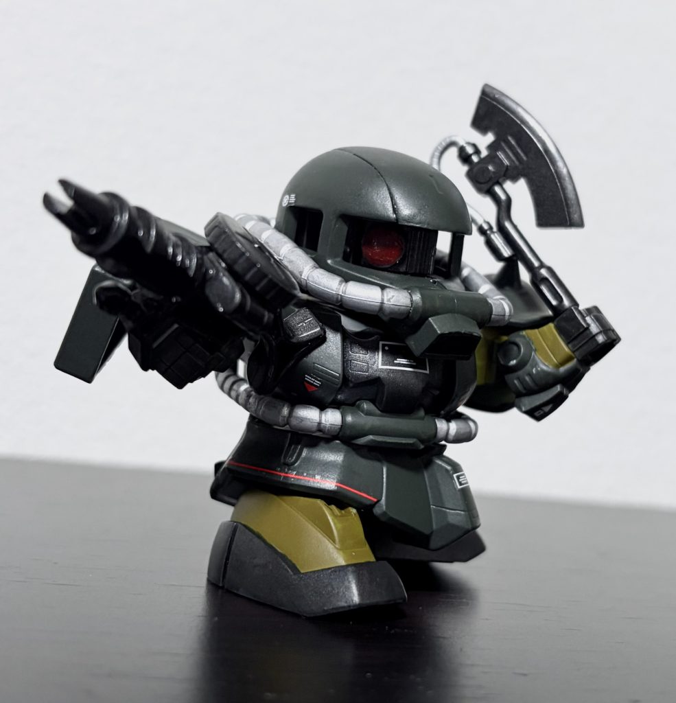 可動範囲は狭いけどカメラのアングルによってはカッコよく見える！