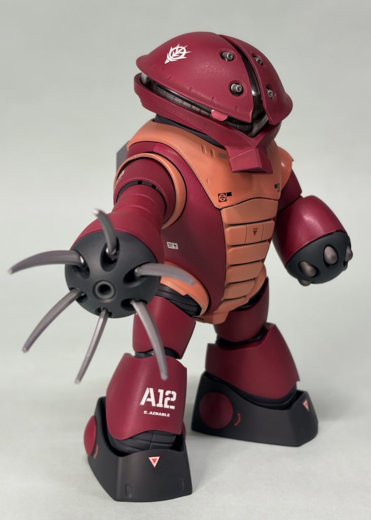 HG アッガイをシャア専用カラーに全塗装。本来ならシャアピンクがメインになりますがアッガイの形状からシャアレッドをメインにしました。