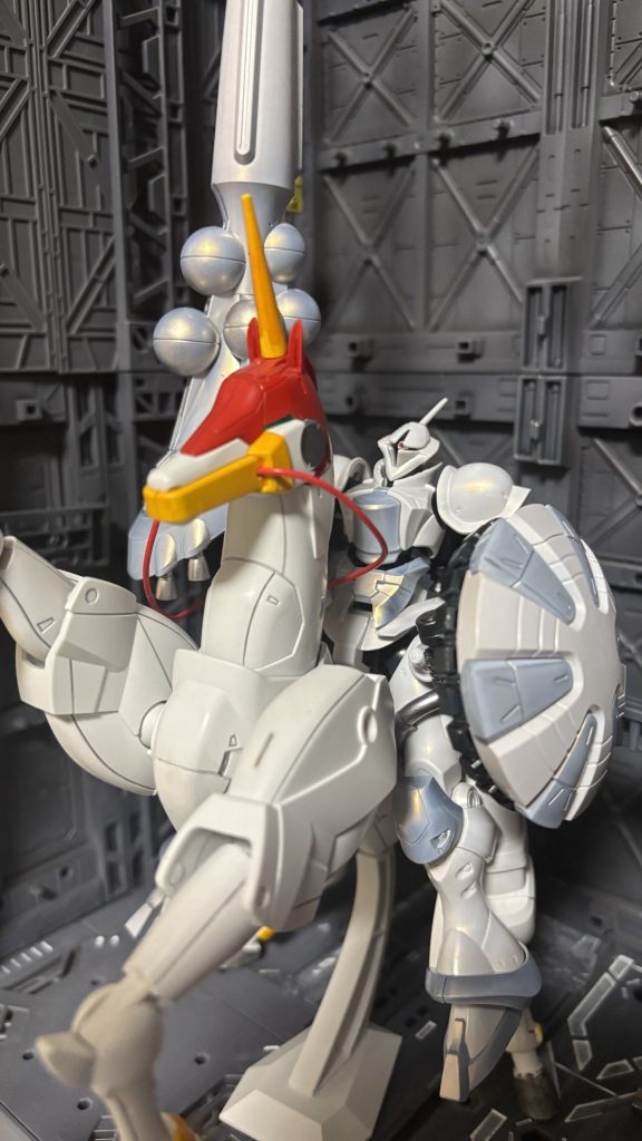 屋内での撮影　風雲再起はかなり昔の作で下地処理とかもまだ甘いものの再塗装する暇が無いのでそのまま使っています