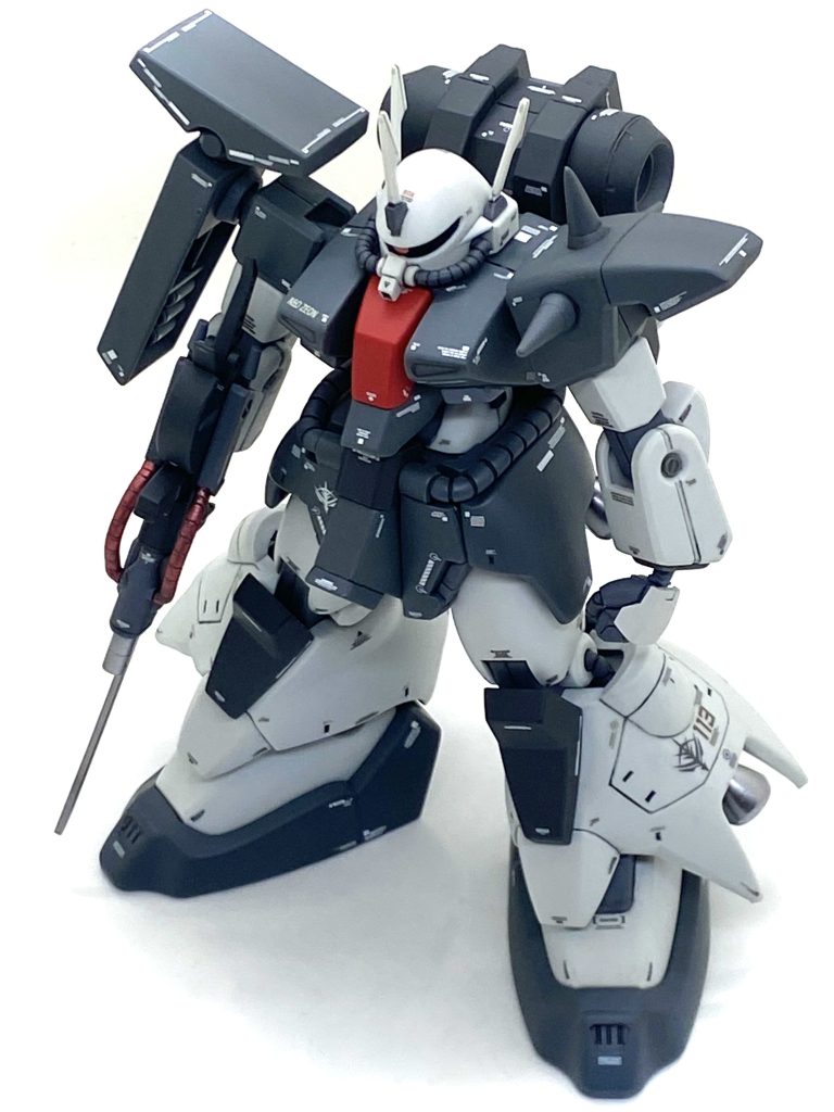 メタリック部分以外は最後に(クレオス)Mr.カラーGXスーパースムースクリアーを吹き付けております。