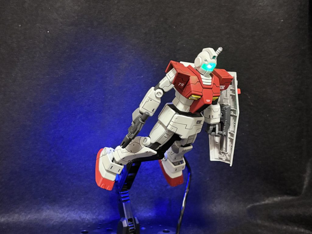 肩を2mmほど上にあげ、スタイル改修をして、各所スジボリでディテールアップ。