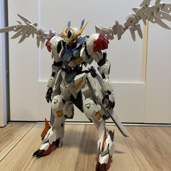 今年最初の機体としてバルバトスルプス改造機二機目の製作を始動しましたとりあえずなんか形になってきましたカラーリングは決まっててここからまた色々付け足したいと考えています完成をお楽しみに（2枚目）