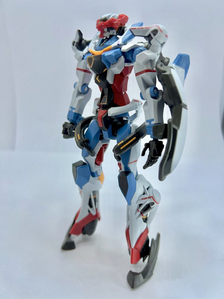組んだのは今回が初めてでは無いですがやっぱり異色なガンダムですよね。