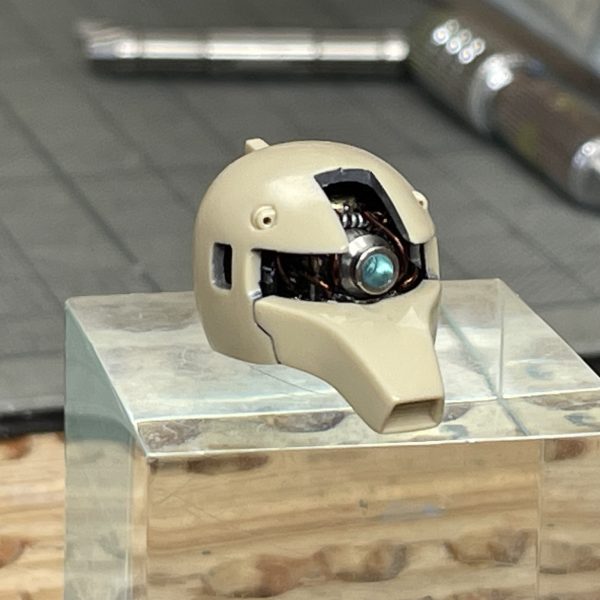 HG ザクⅠ スナイパータイプ１）ヘッド外装を後嵌め加工２）ノーズ周りをシェイプ加工３）ヘッドスコープ検討　　　もうちょいコンパクトが良さげですが、スクラッチする気合いも　　　ないので、これでよしとしちゃいます😆（3枚目）